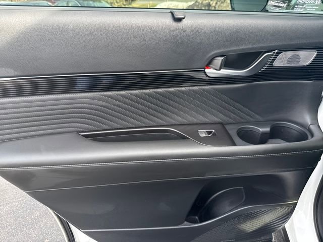 Used 2024 Hyundai Palisade Calligraphy image 18