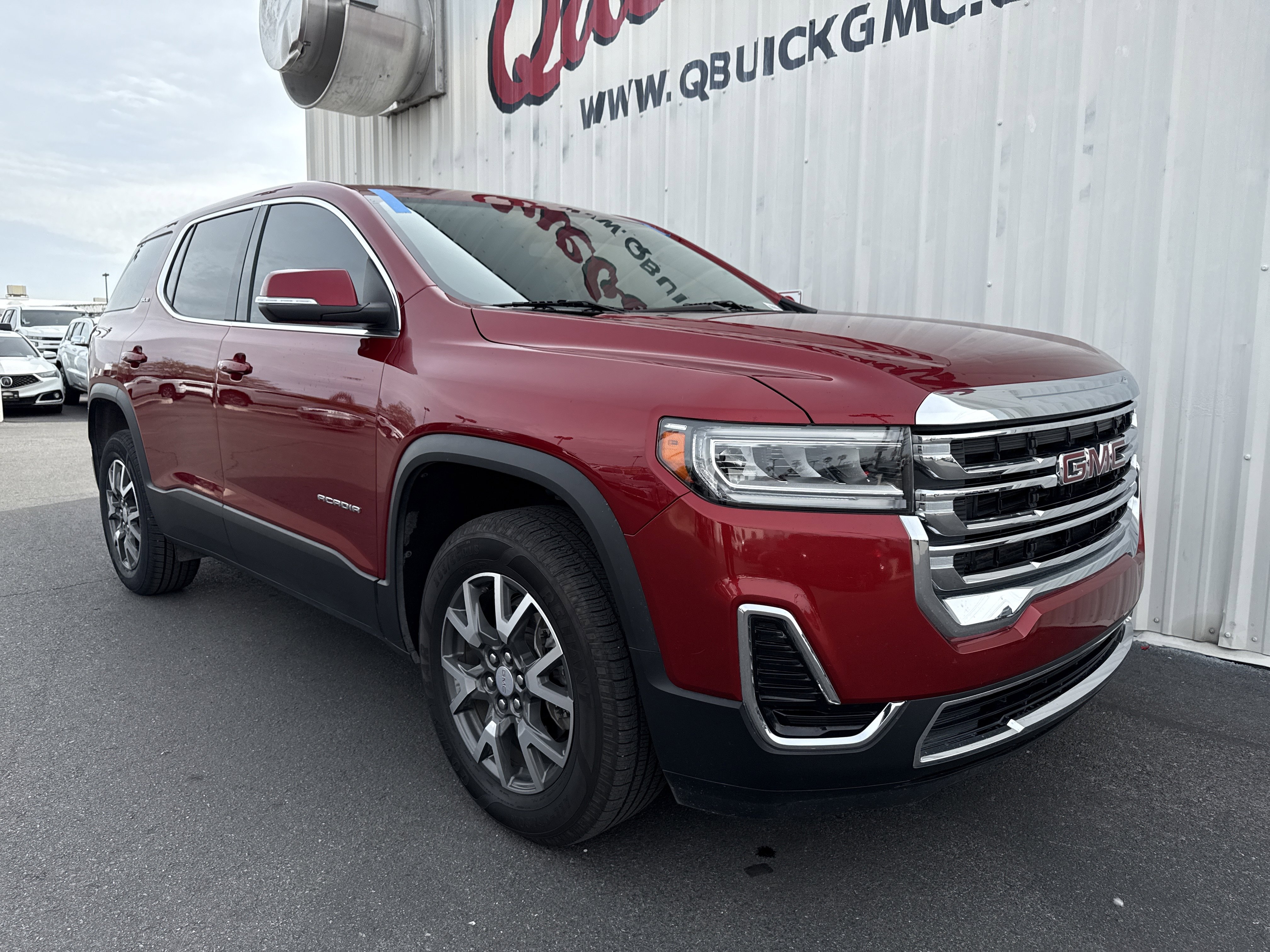 Used 2023 GMC Acadia SLE image 23