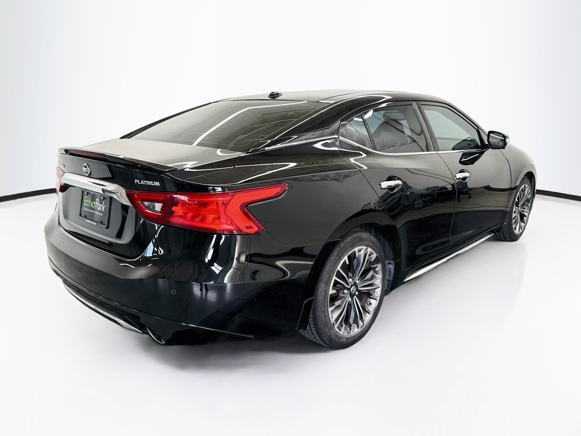 Used 2017 Nissan Maxima Platinum w/ Medallion Package FWD image 9