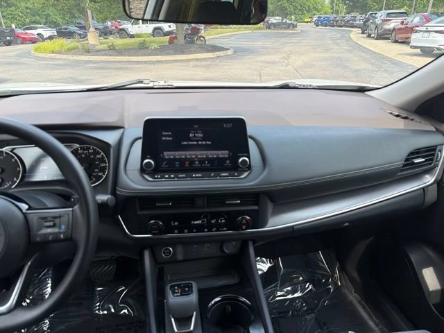 Used 2023 Nissan Rogue SV AWD/4WD image 14