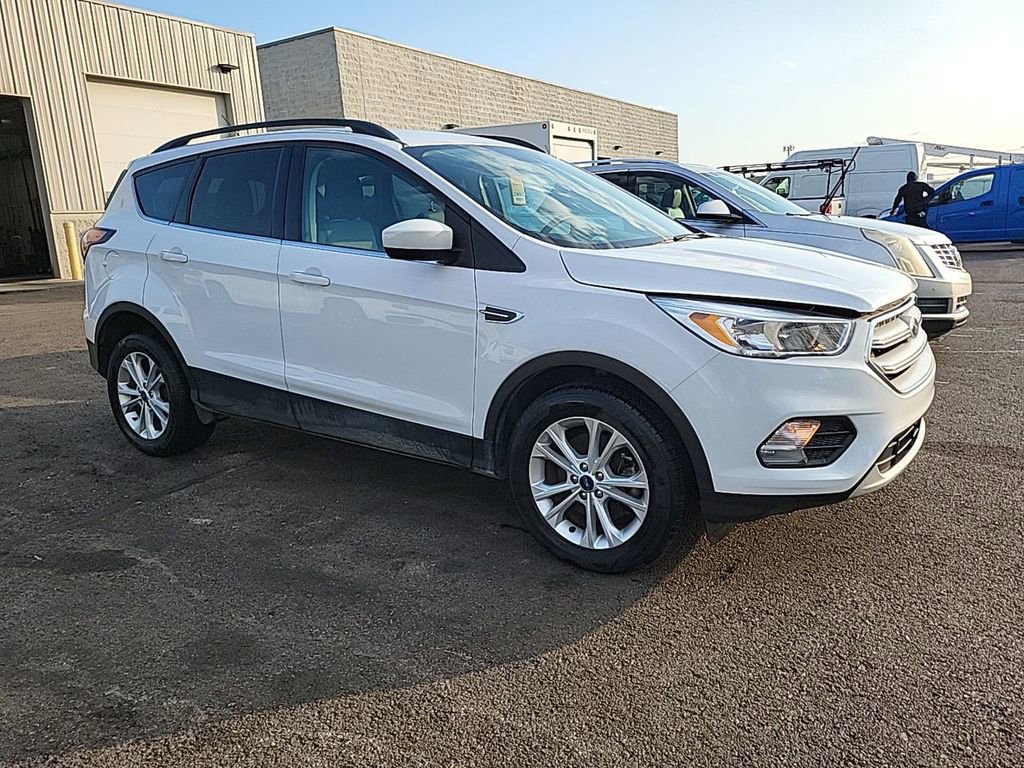 Used 2018 Ford Escape SE image 4