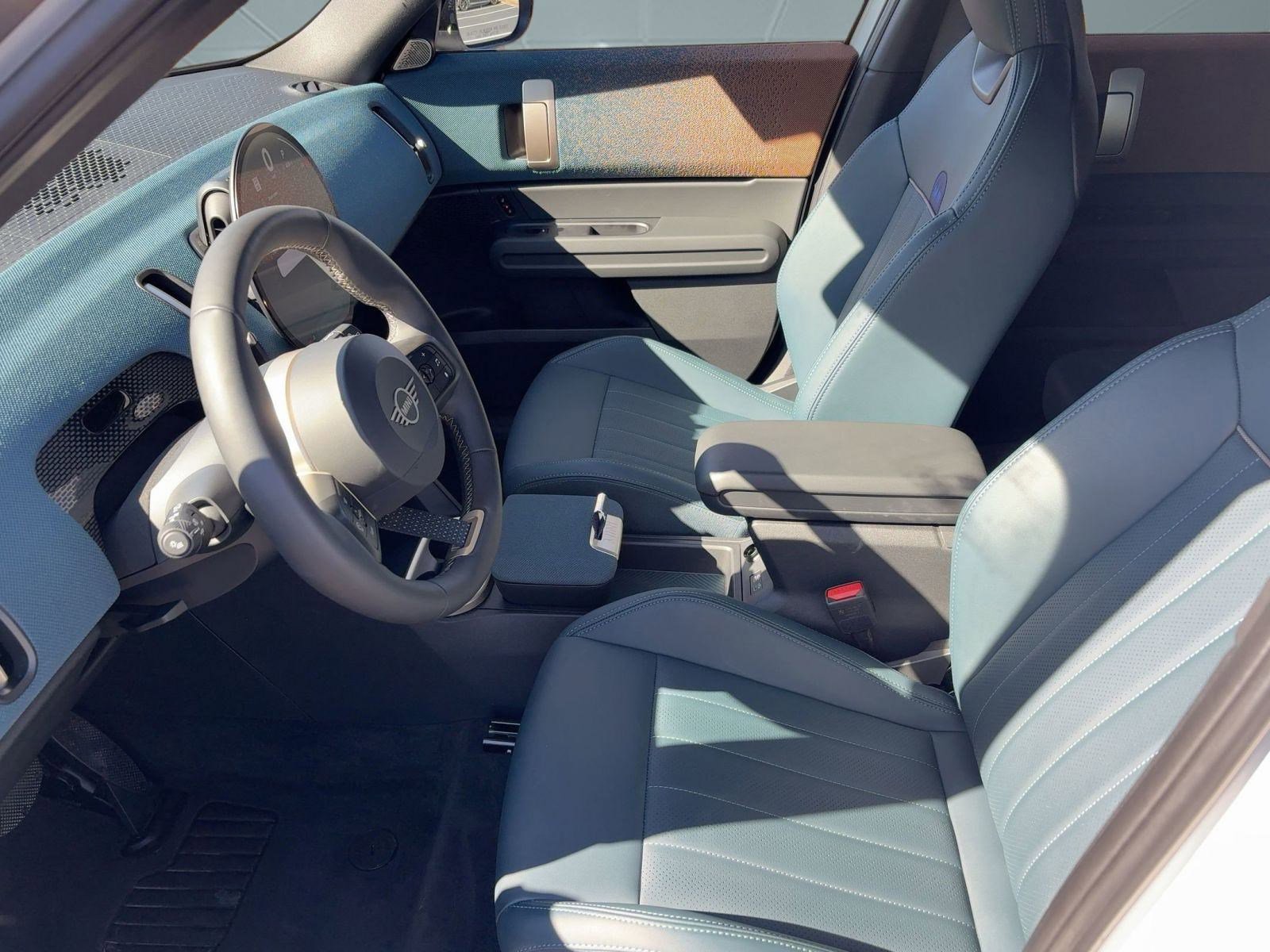 Used 2025 MINI Cooper Countryman S w/ Comfort Package Max image 5