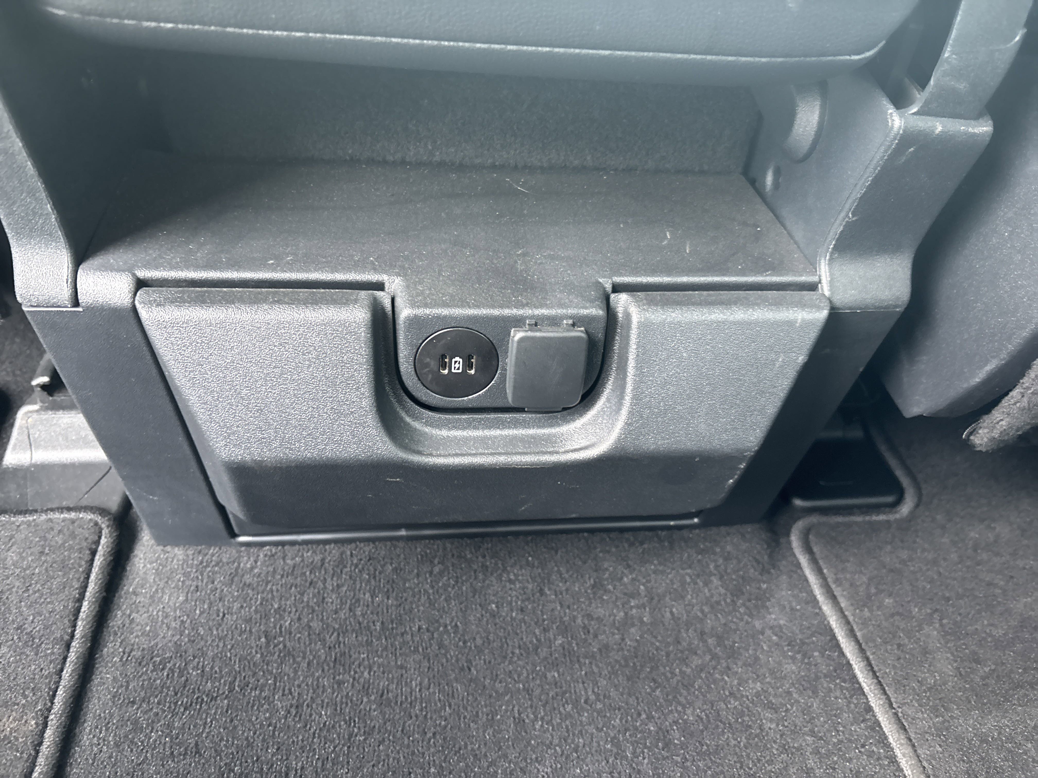 Used 2024 Ford F350 Lariat w/ Camper Package image 14