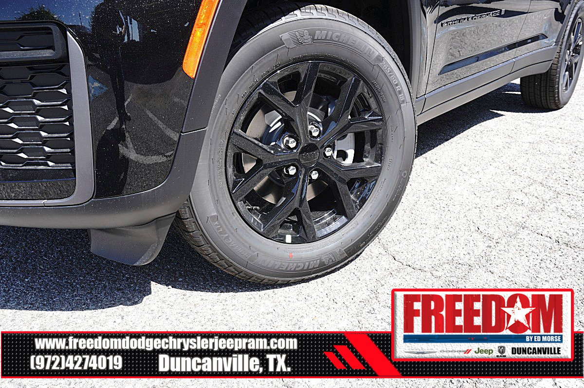 New 2026 Jeep Grand Cherokee Altitude RWD image 9