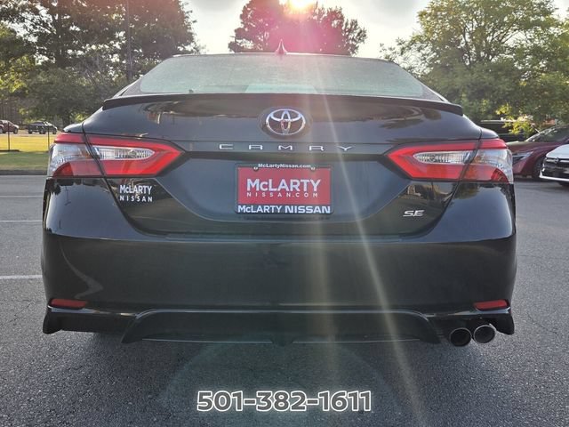 Used 2019 Toyota Camry SE w/ Convenience Package FWD image 4