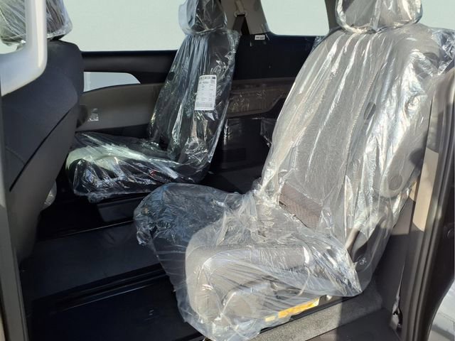 New 2026 Kia Carnival LX FWD image 15