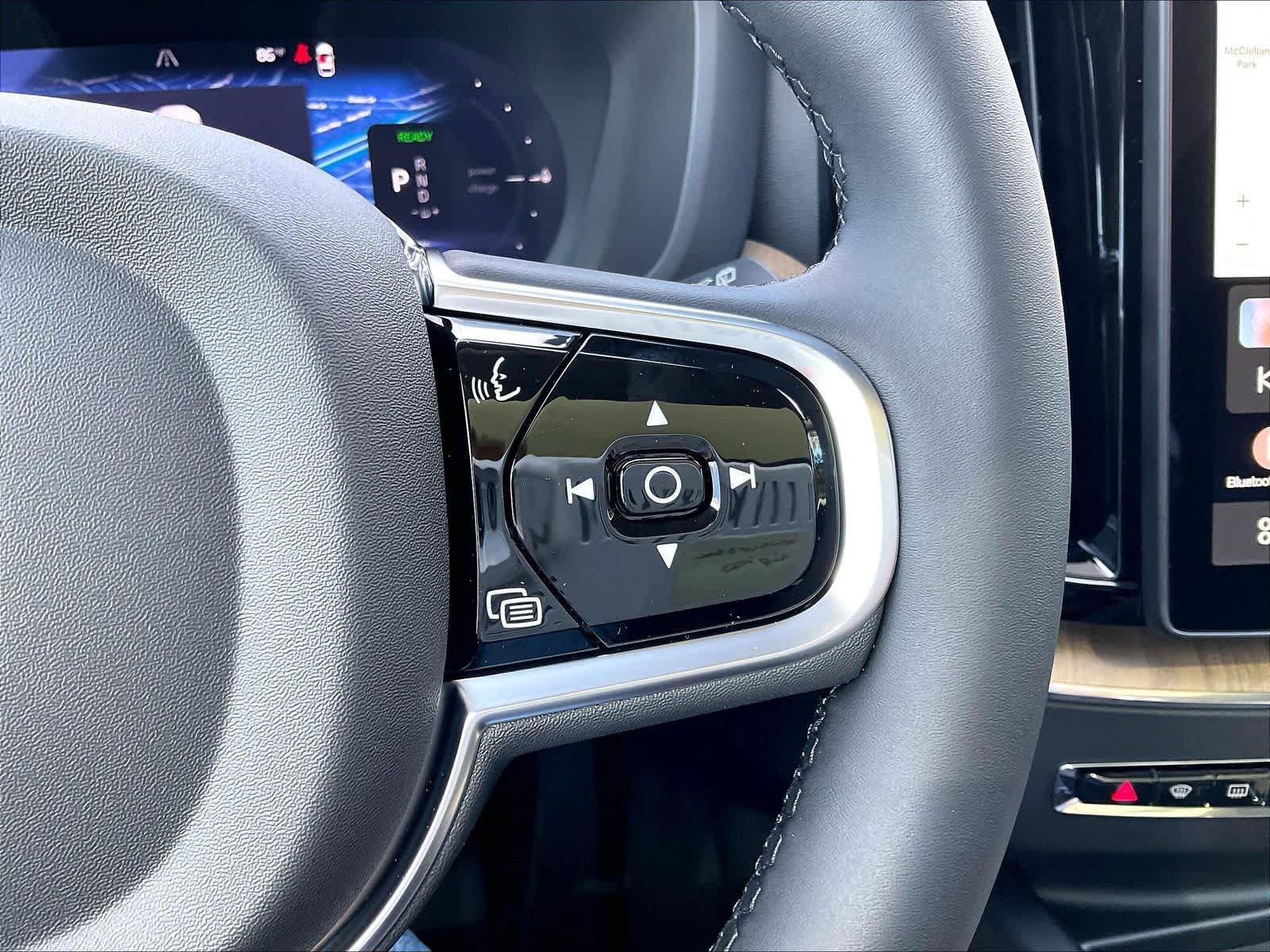 New 2027 Volvo XC60 T8 Plus AWD/4WD image 18