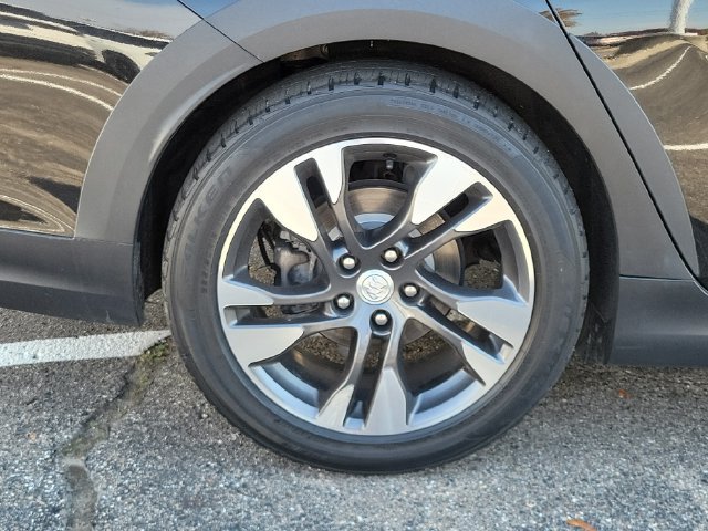 Used 2018 Buick Regal Essence w/ Sights and Sounds Package AWD/4WD image 30
