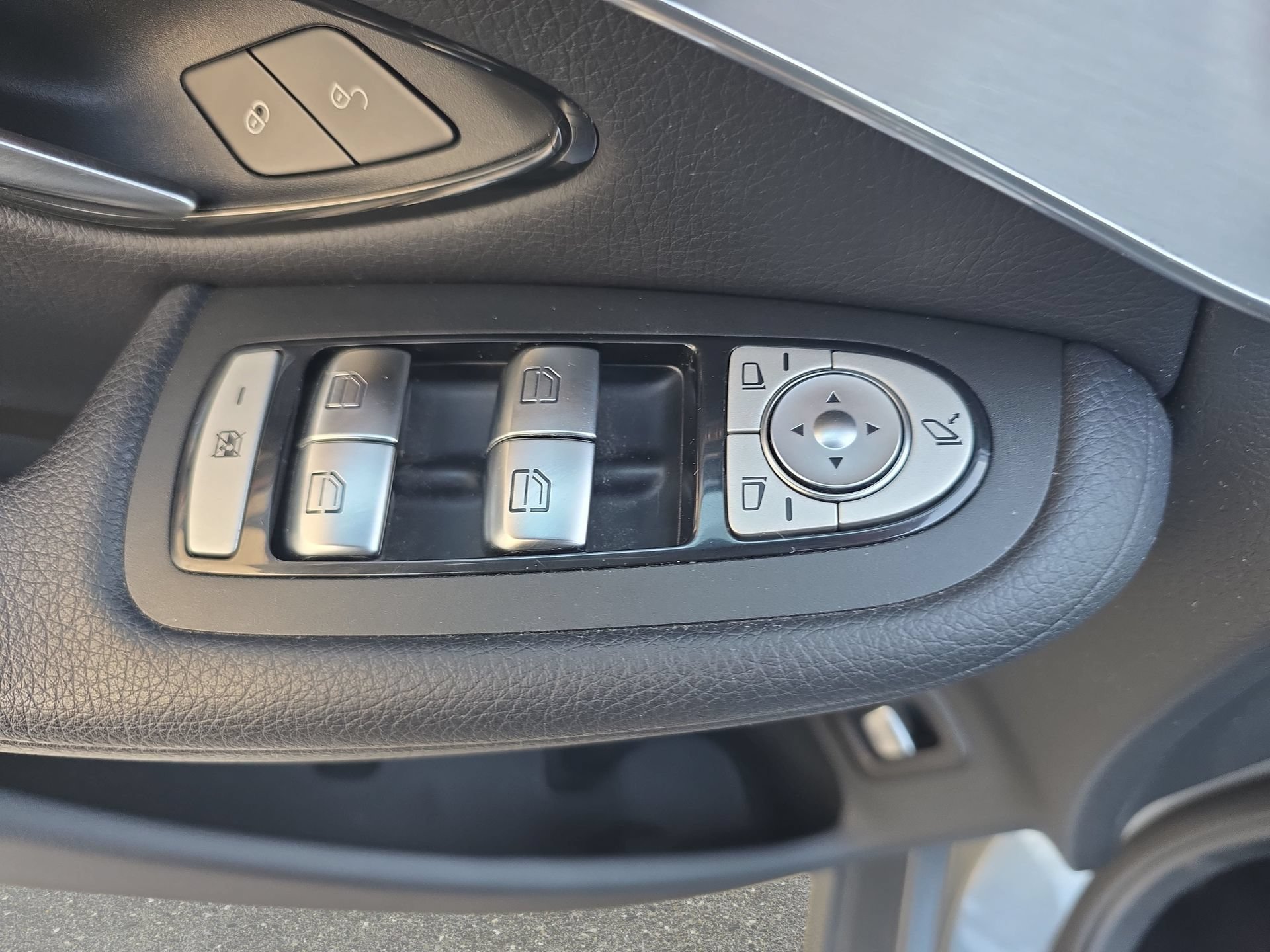 Used 2019 Mercedes-Benz GLC 300 4MATIC image 27
