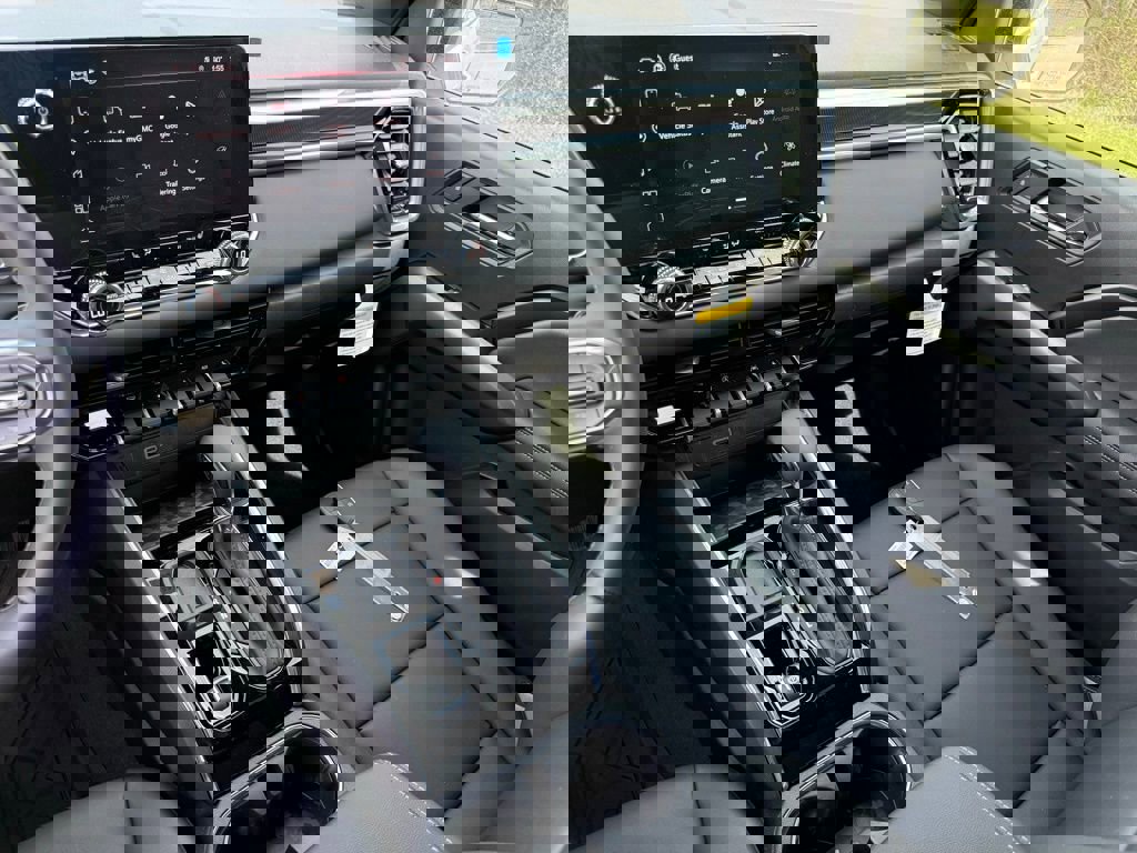 New 2026 GMC Canyon Elevation w/ Convenience Package image 31