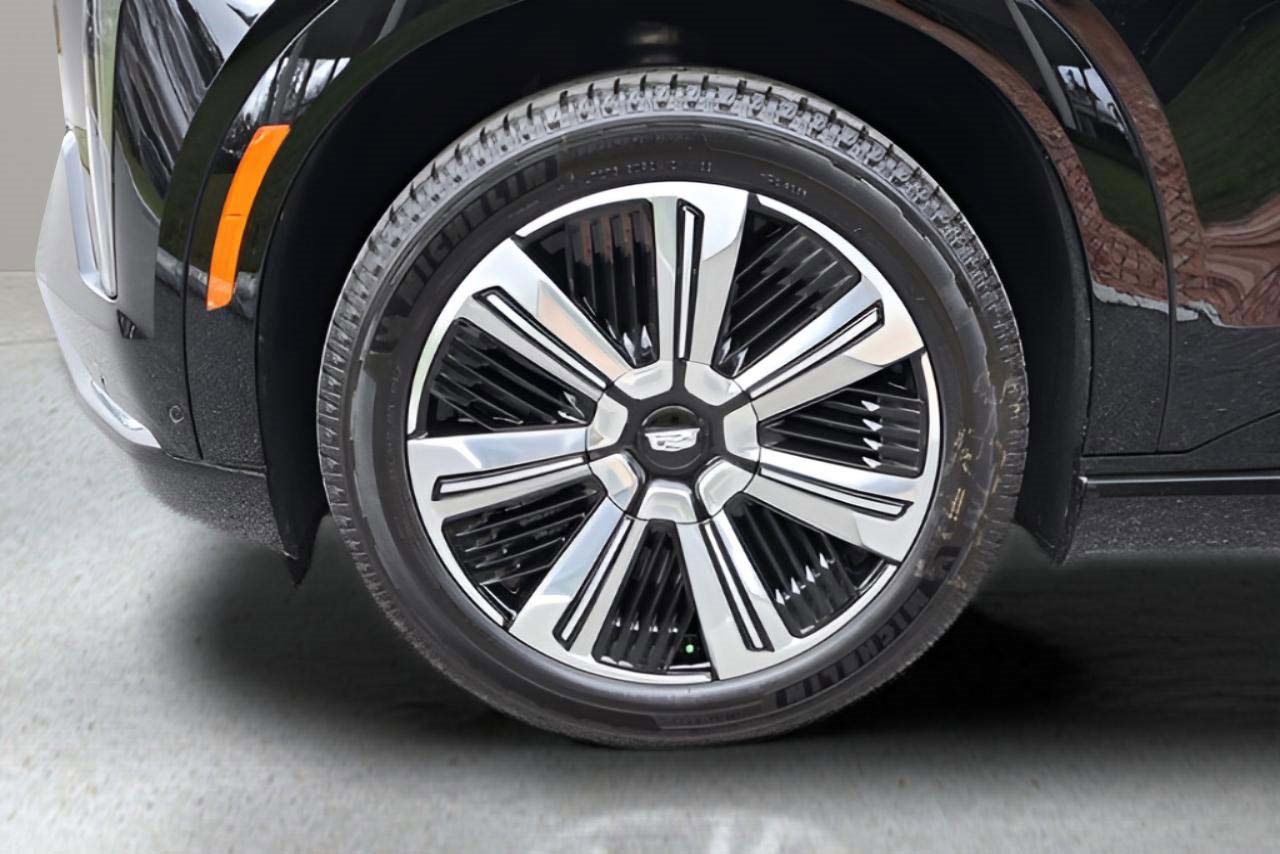 New 2025 Cadillac Escalade IQ Luxury 2 w/ LPO, Premium Carpet Package image 32