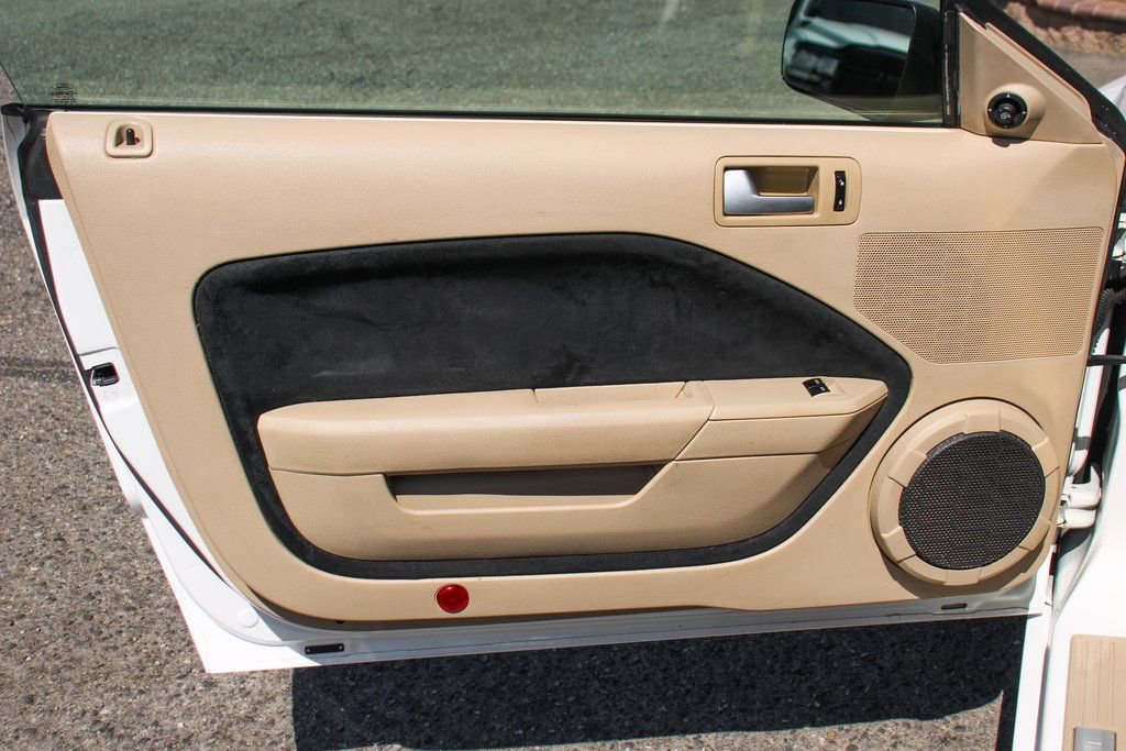 Used 2006 Ford Mustang Premium image 16