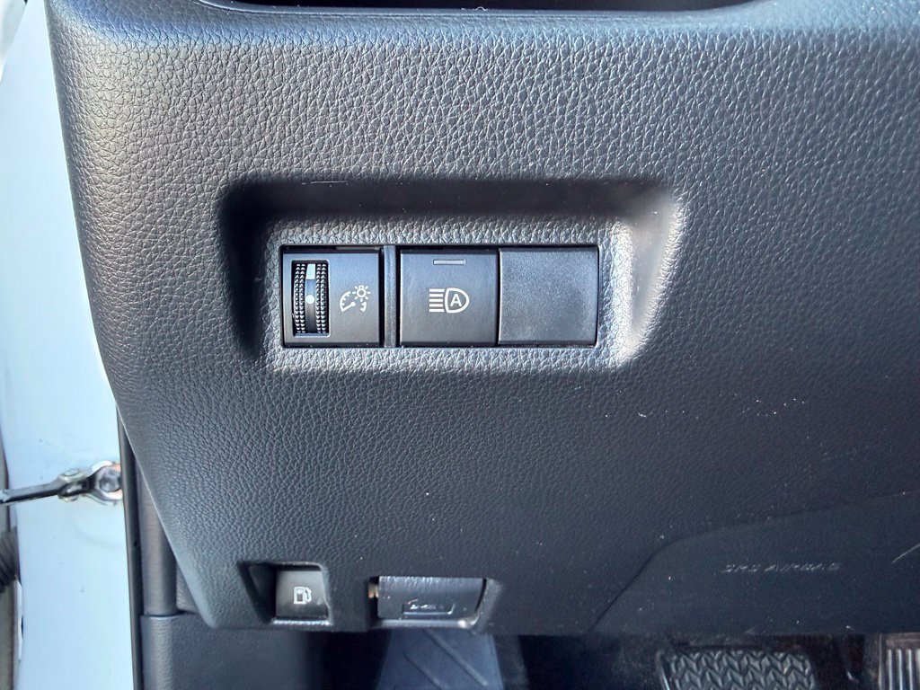 Used 2023 Toyota RAV4 XLE AWD/4WD image 22