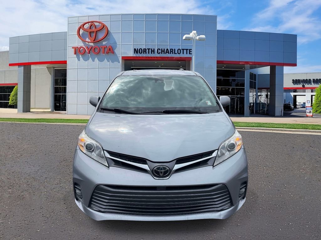 Used 2018 Toyota Sienna XLE Premium image 3