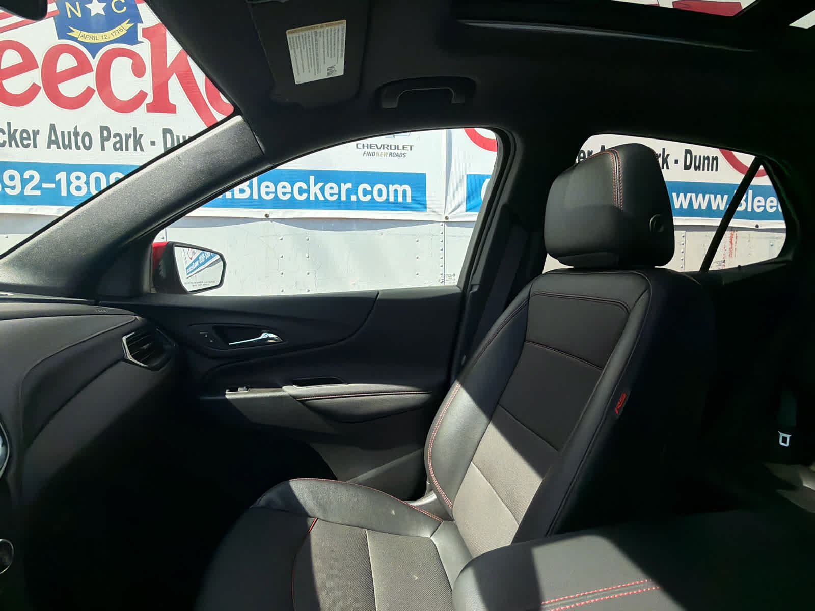 Used 2023 Chevrolet Equinox RS w/ RS Leather Package AWD/4WD image 30