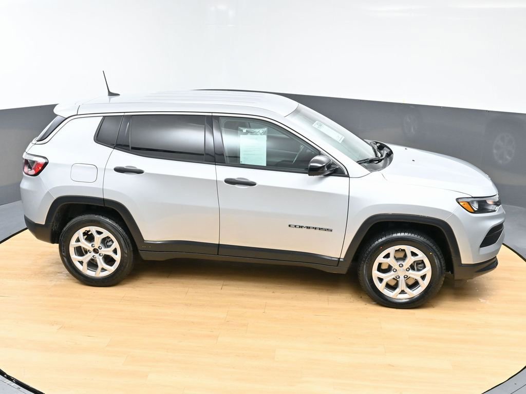 Used 2024 Jeep Compass Sport image 47