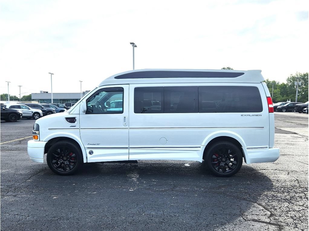Used 2023 Chevrolet Express 2500 RWD image 13