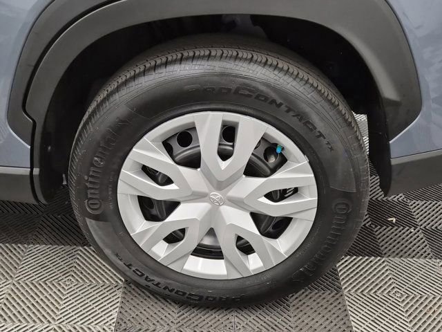 Used 2024 Toyota Corolla Cross L image 9