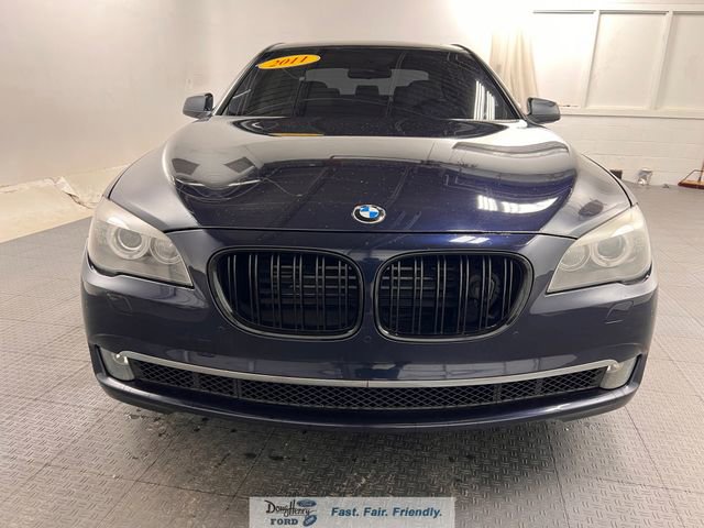 Used 2011 BMW 750i image 2