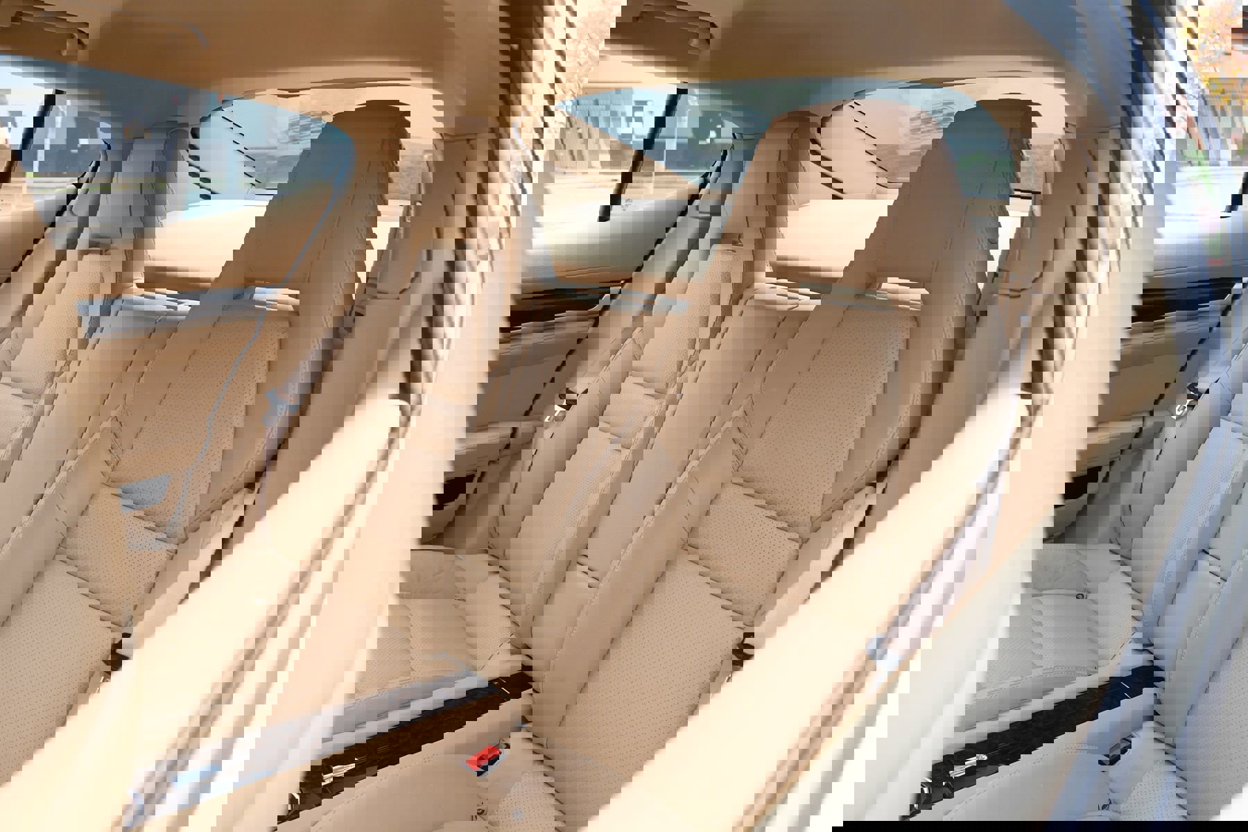 Used 2015 Porsche Panamera 4 image 17