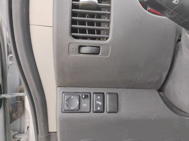 Used 2012 Nissan Pathfinder SV AWD/4WD image 16