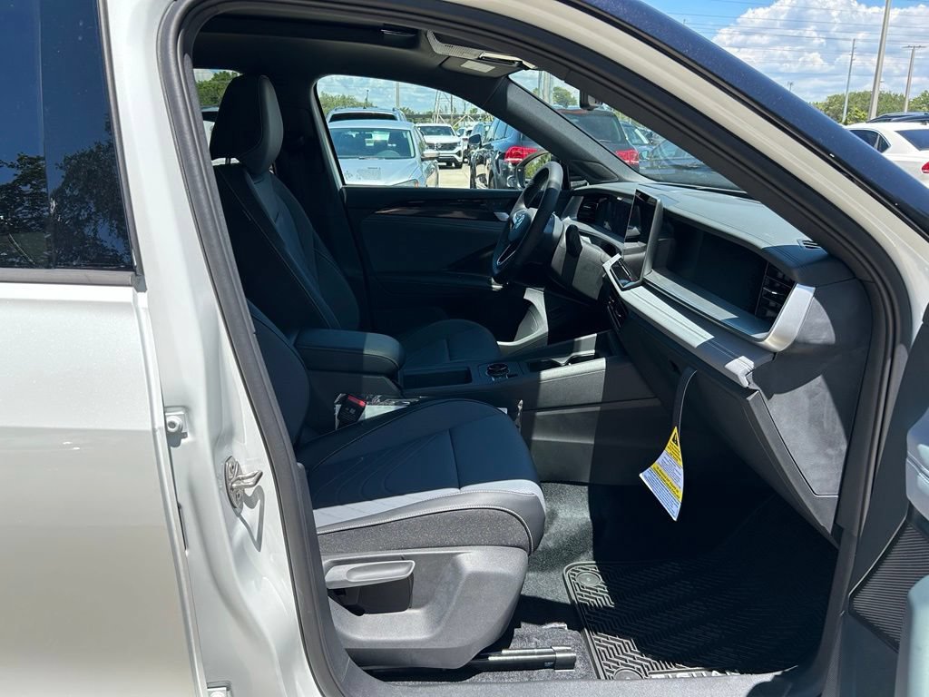 New 2026 Volkswagen Tiguan SE R-Line FWD image 37