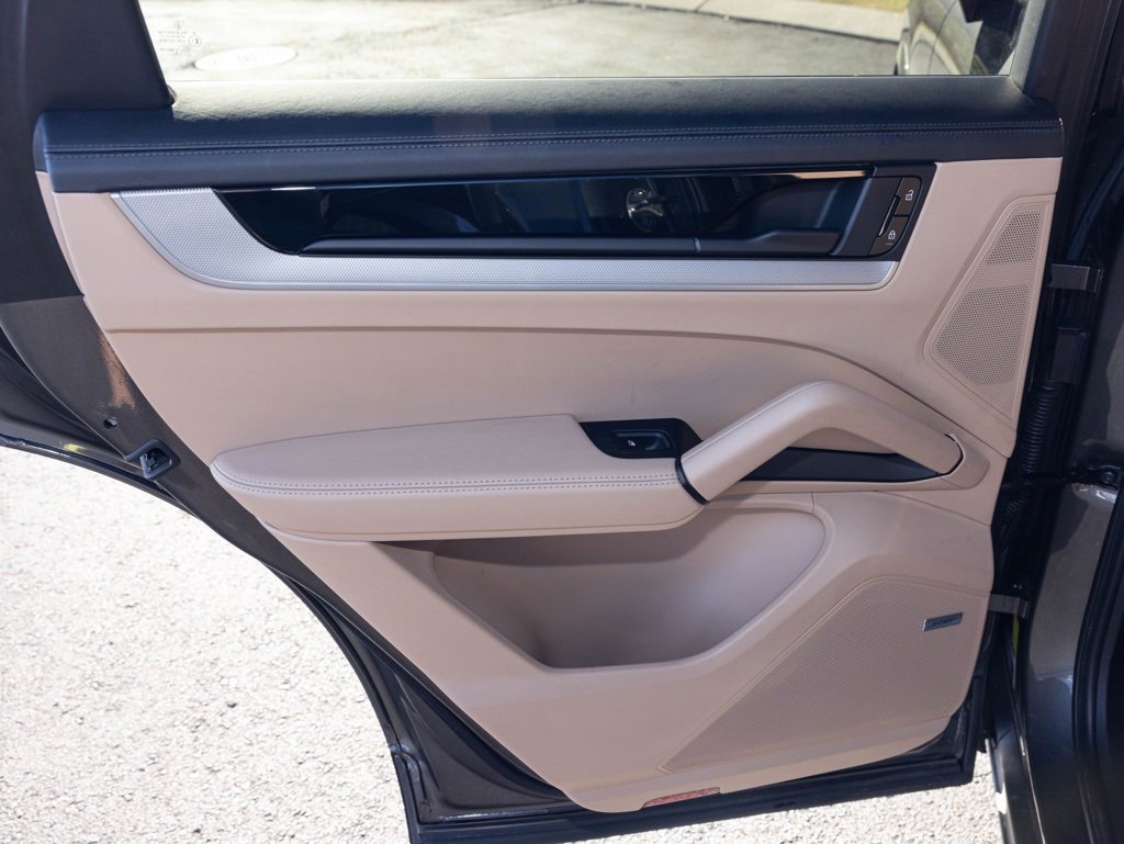 Used 2024 Porsche Cayenne Coupe image 46