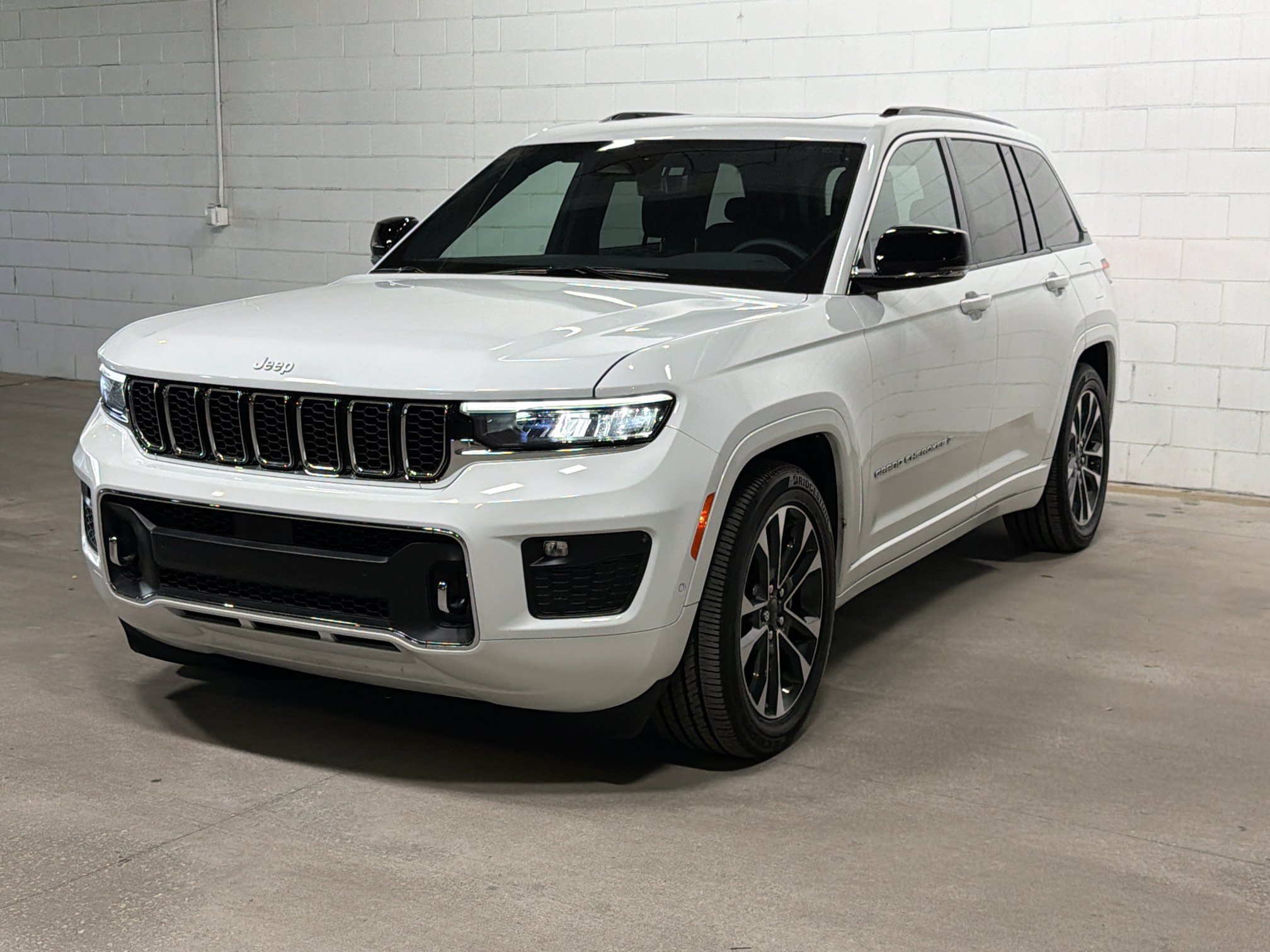 Used 2025 Jeep Grand Cherokee Overland w/ Luxury Tech Group IV