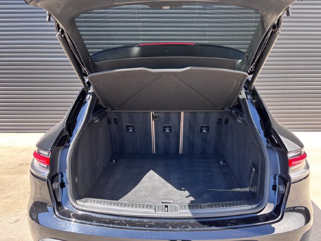 Certified 2022 Porsche Macan AWD/4WD image 27