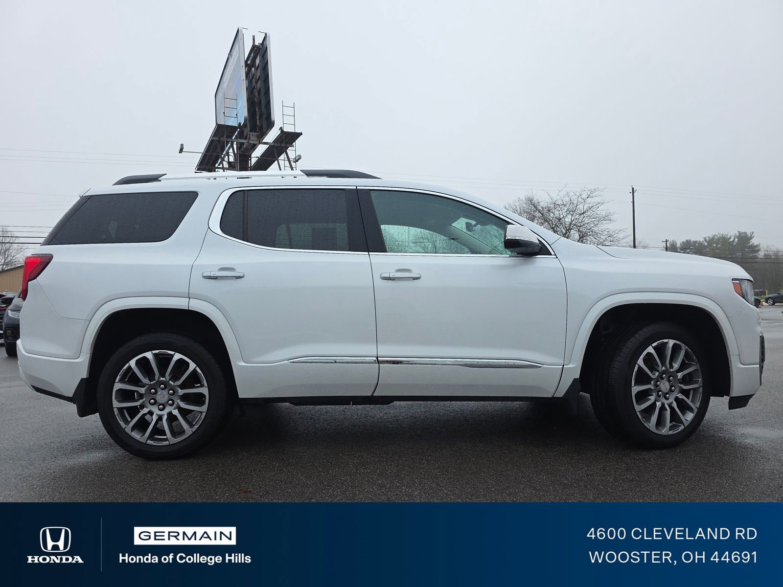 Used 2023 GMC Acadia Denali w/ Denali Technology Package image 17