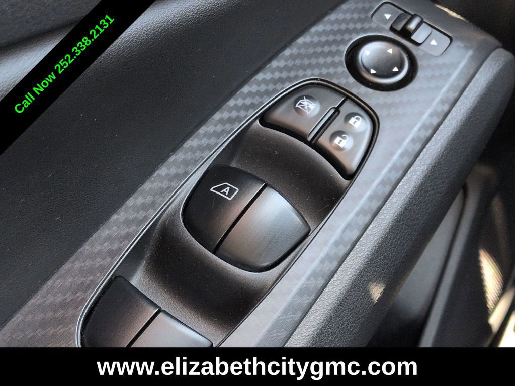 Used 2025 Nissan Altima 2.5 SV FWD image 19