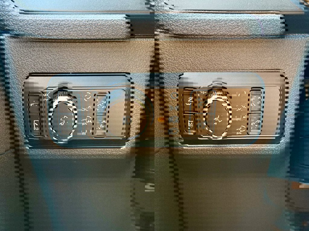 New 2026 Ford Escape SE image 25