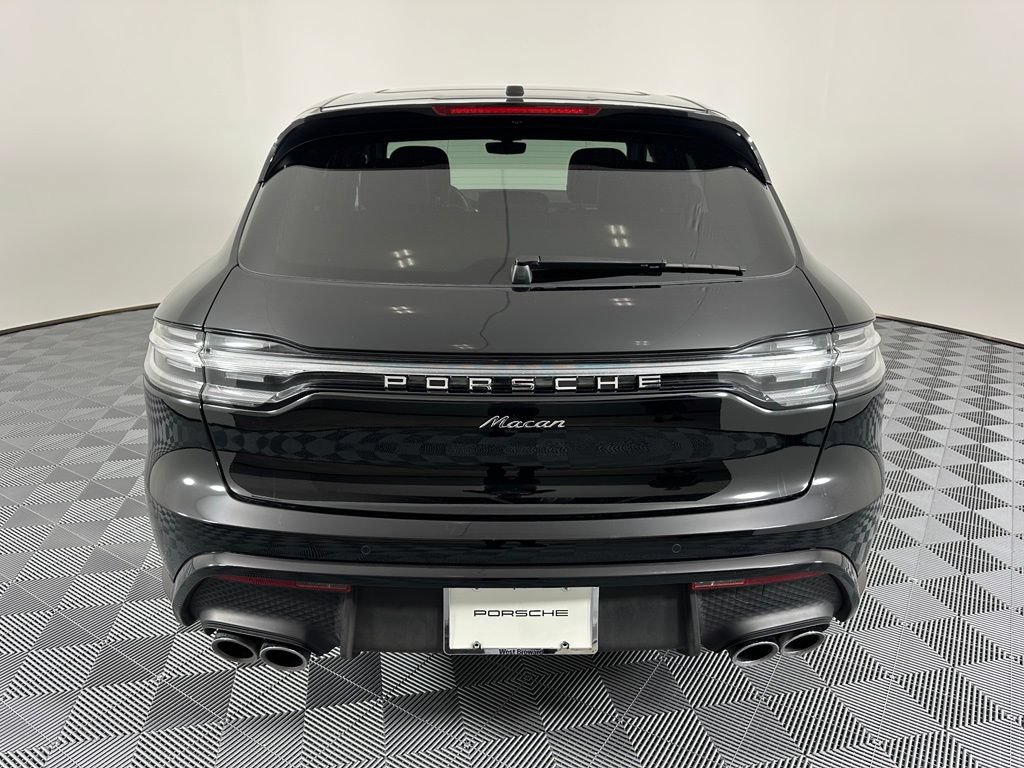 Certified 2025 Porsche Macan w/ Premium Package Plus AWD/4WD image 13