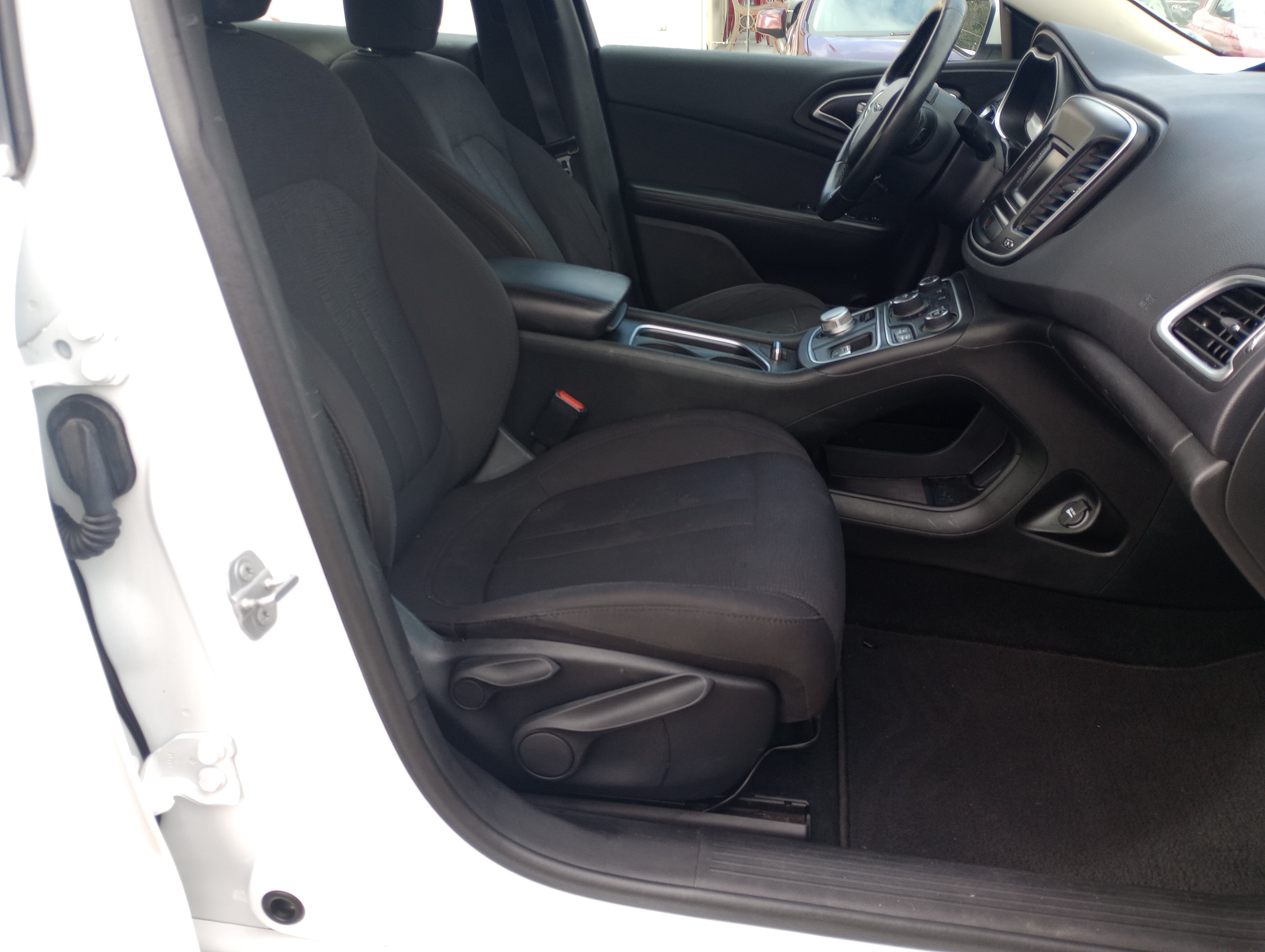 Used 2015 Chrysler 200 Limited FWD image 13