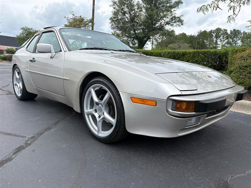 Used 1988 Porsche 944 Coupe RWD image 17