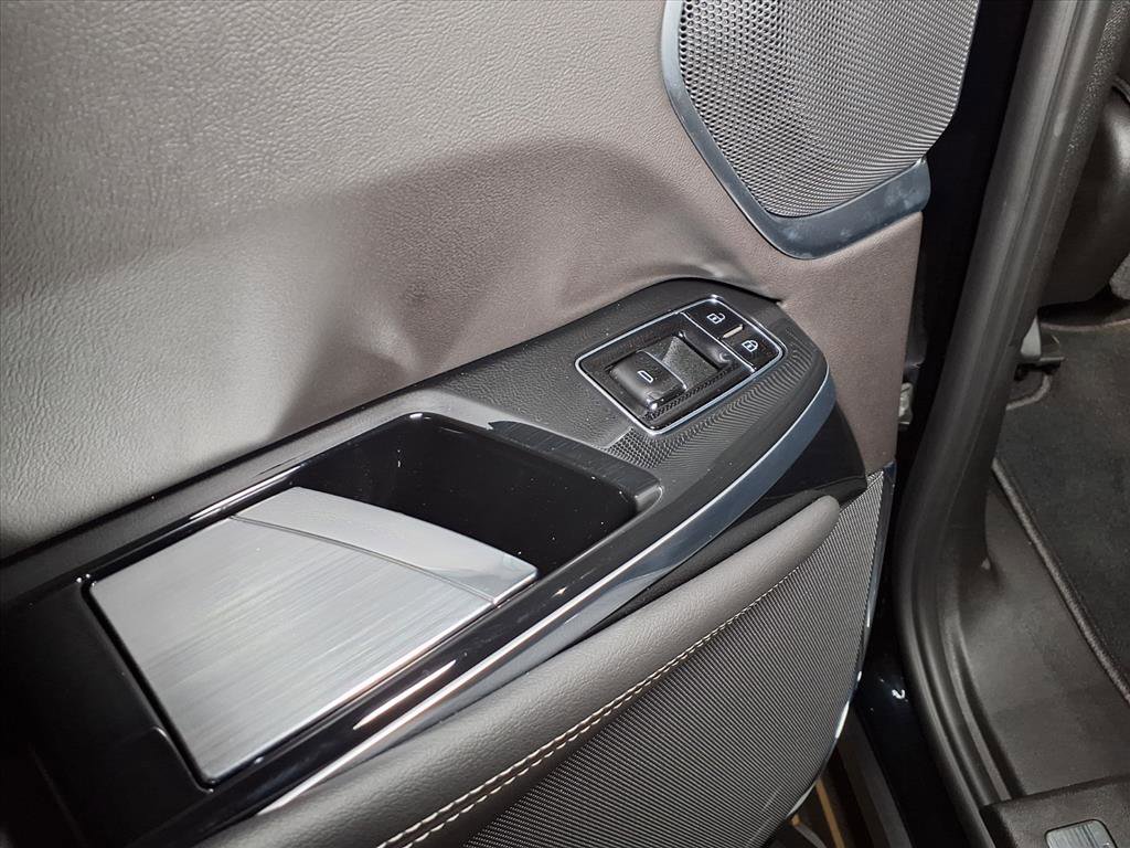 Used 2026 Cadillac Escalade 4WD image 14