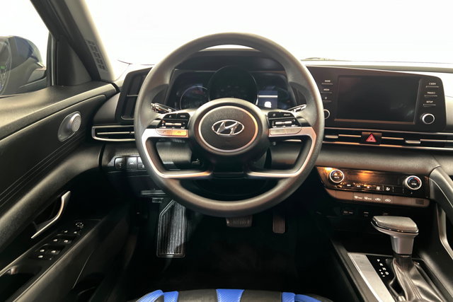 Used 2023 Hyundai Elantra SEL image 12