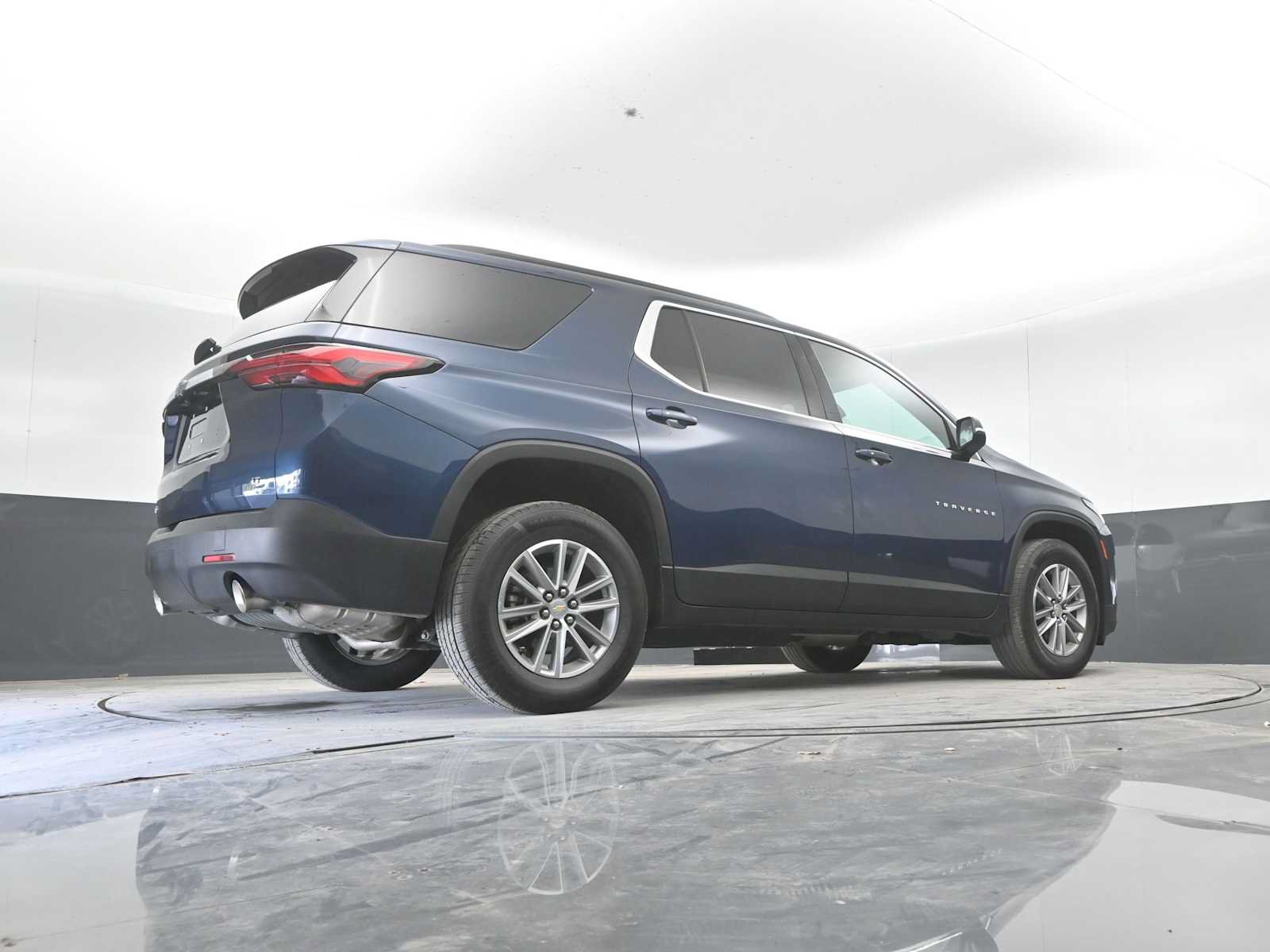 Used 2023 Chevrolet Traverse LT AWD/4WD image 50