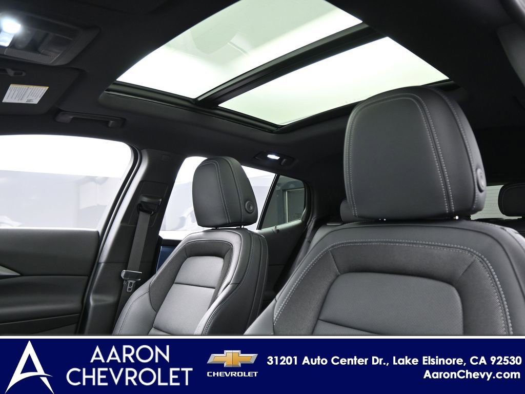 New 2026 Chevrolet Equinox EV LT w/ LPO, Blackout Package image 34