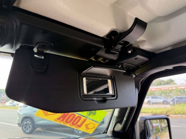 Used 2024 Jeep Wrangler Unlimited Sport AWD/4WD image 32