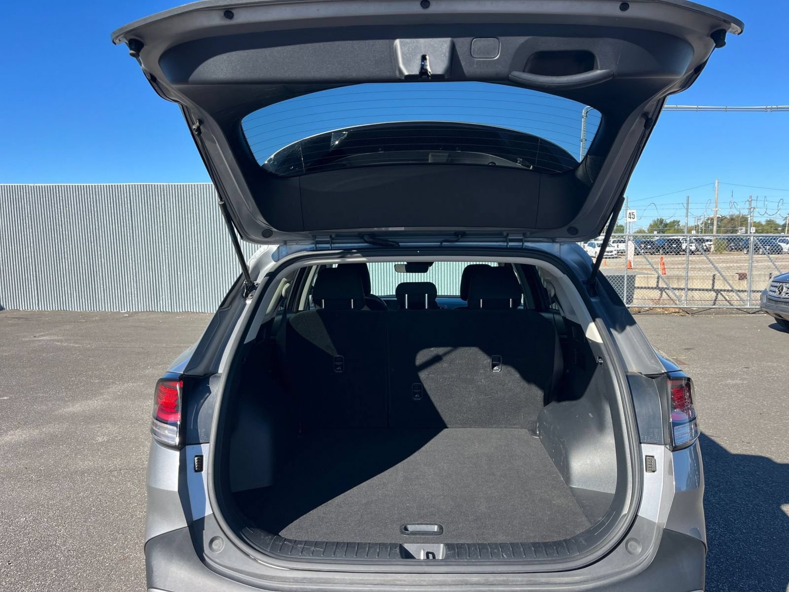 Used 2025 Kia Sportage LX AWD/4WD image 29