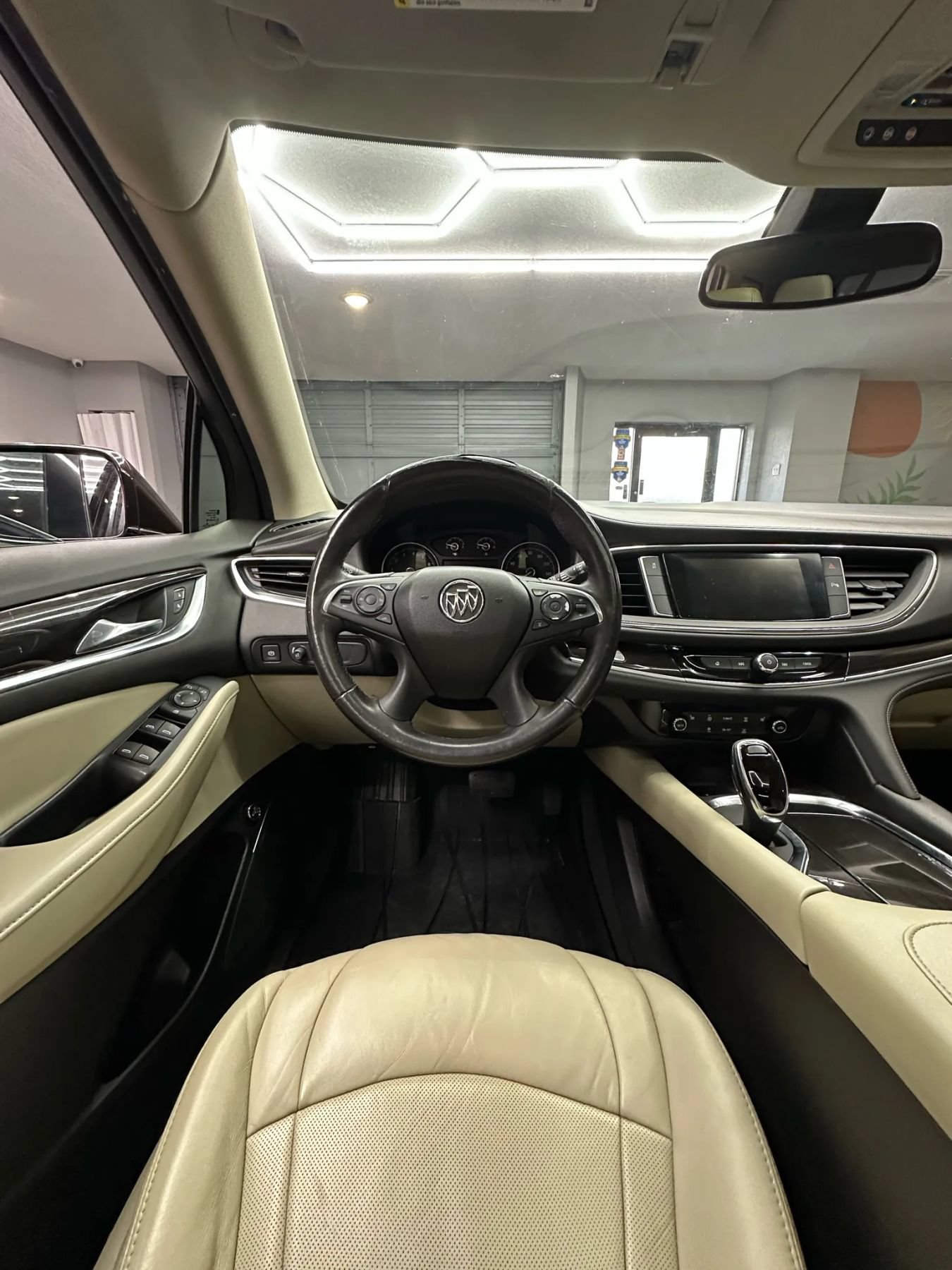 Used 2018 Buick Enclave Essence FWD image 25