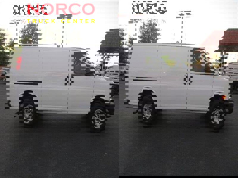 Used 2016 Chevrolet Express 2500 image 1