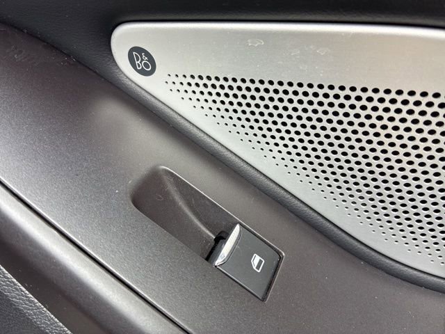 Used 2020 Ford Explorer Platinum w/ Premium Technology Package AWD/4WD image 34