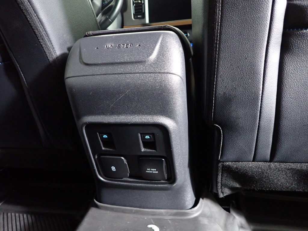 Used 2024 Ford Bronco Outer Banks AWD/4WD image 35