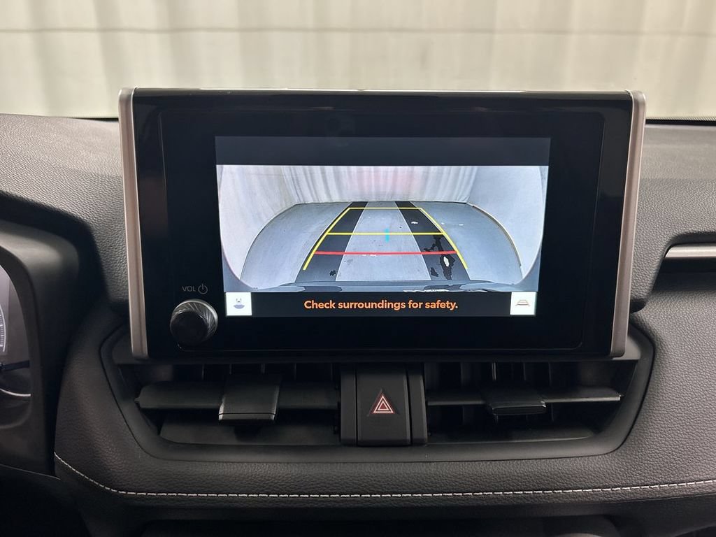 Used 2024 Toyota RAV4 LE AWD/4WD image 15