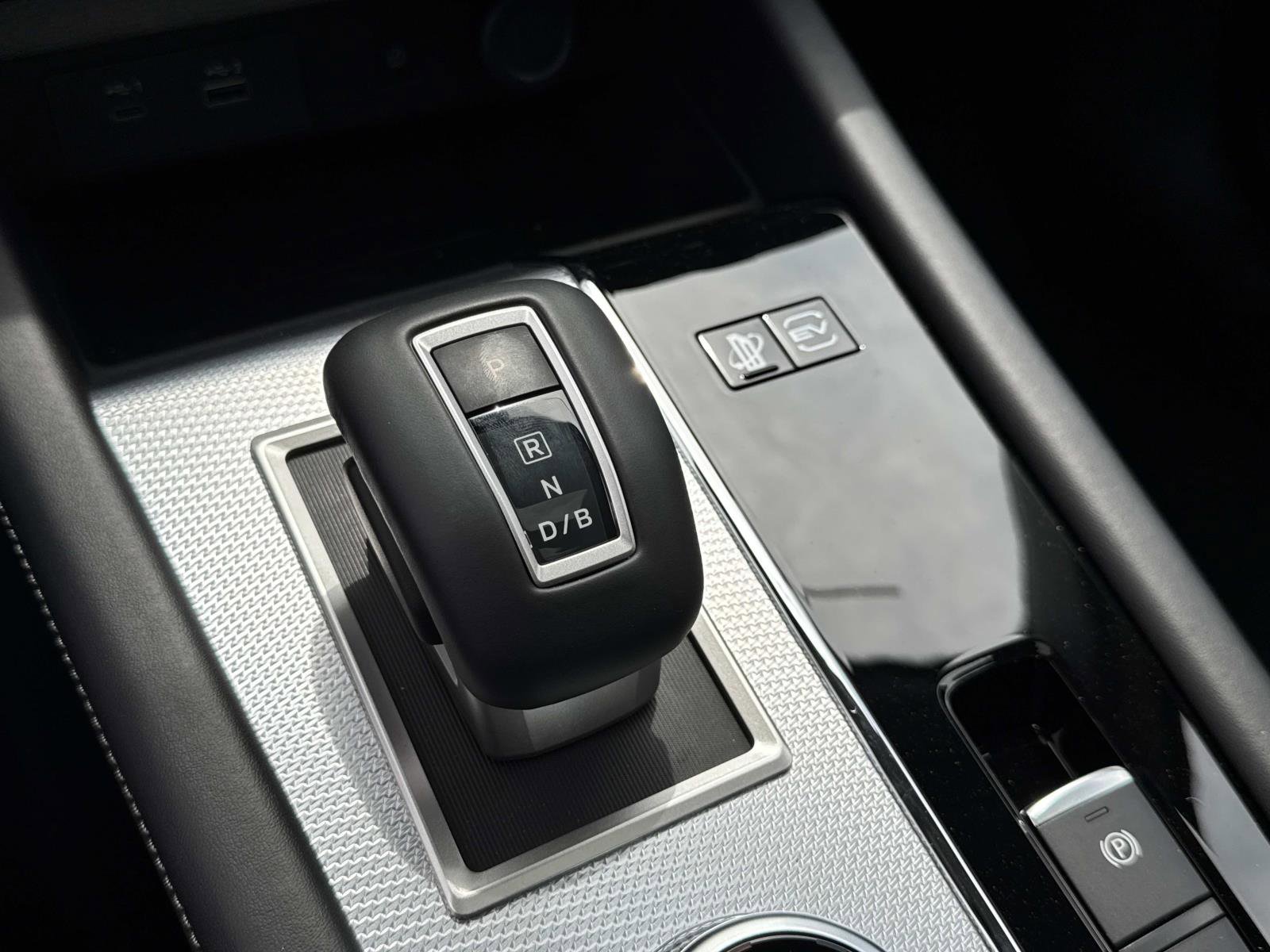 New 2025 Mitsubishi Outlander 4WD Plug-In Hybrid image 23