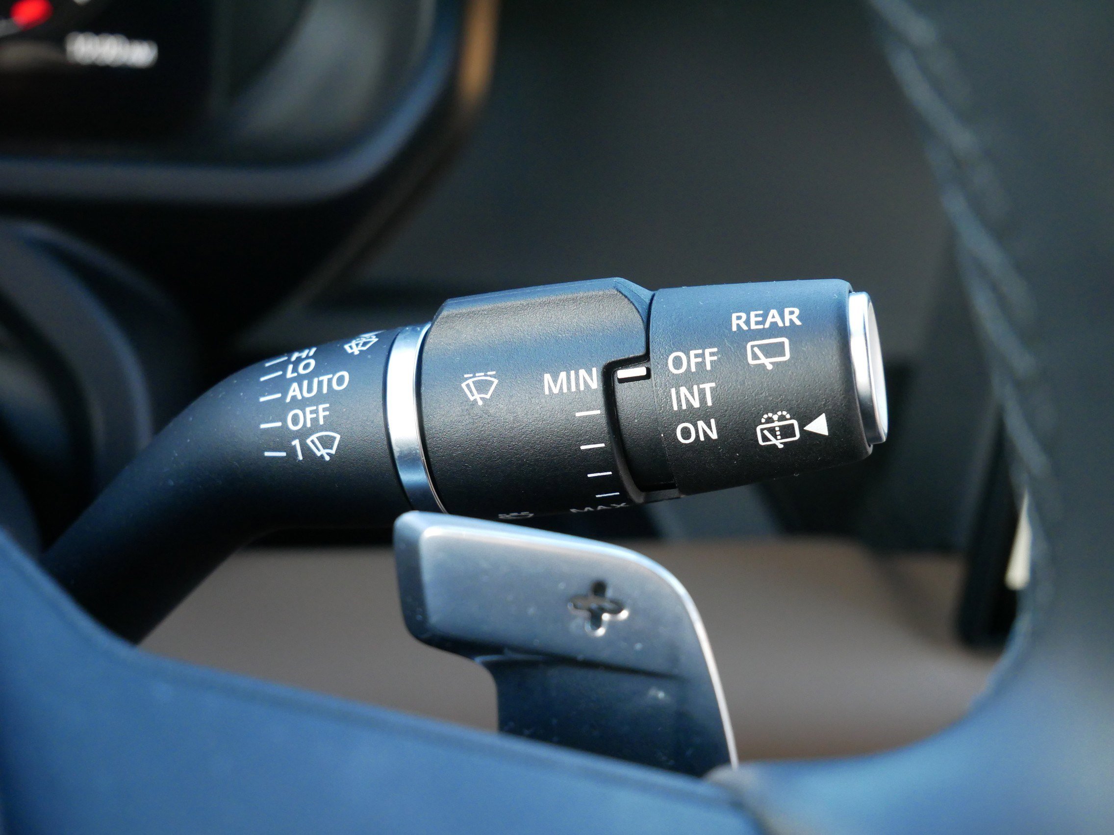 Certified 2025 Land Rover Defender 110 V8 image 24