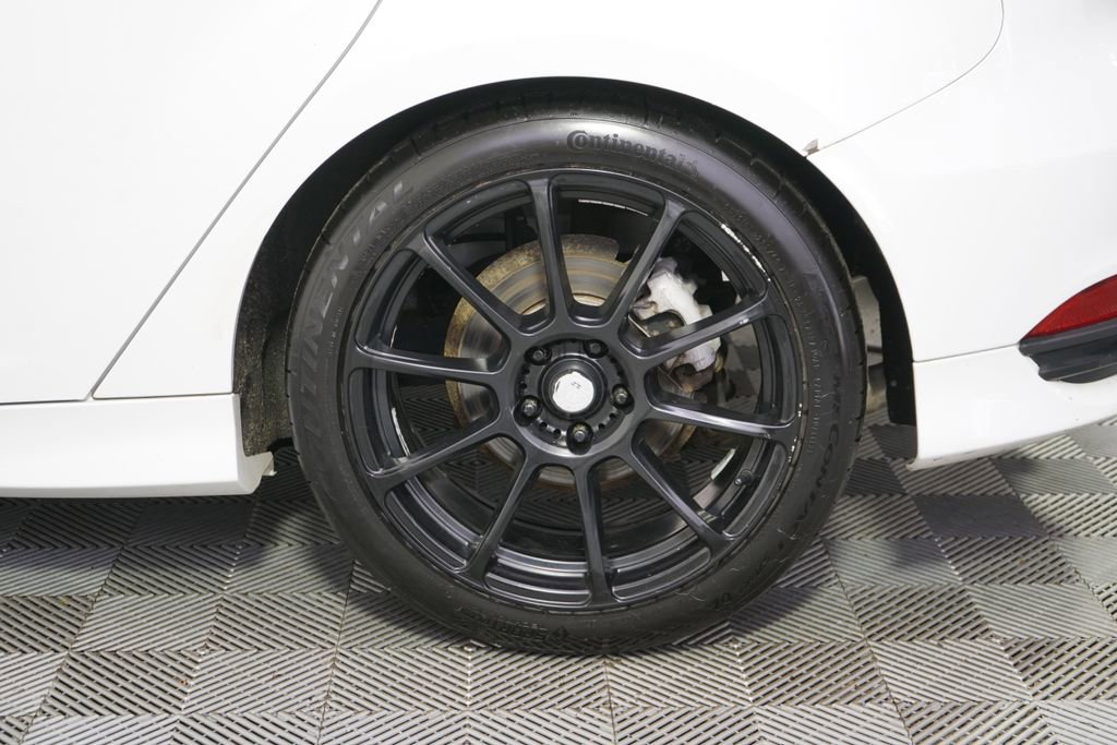 Used 2018 Ford Focus ST w/ Equipment Group 401A FWD image 20