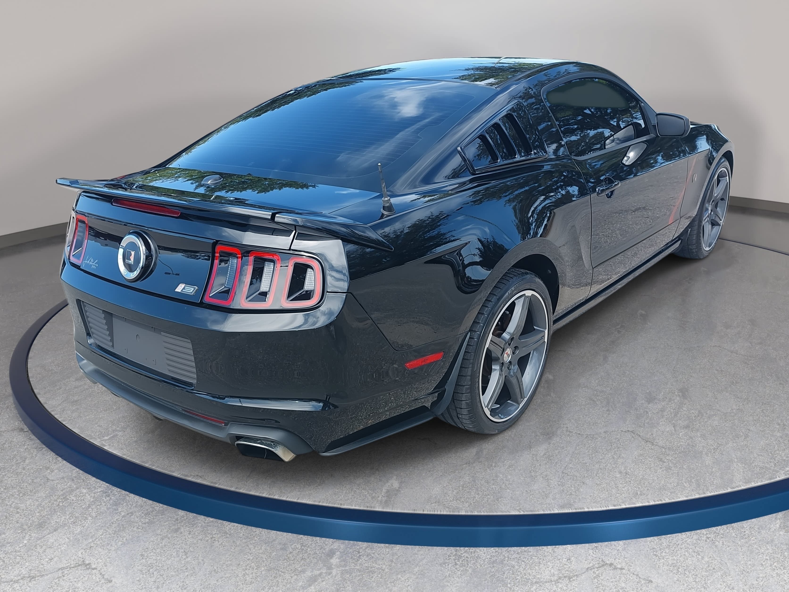 Used 2014 Ford Mustang GT Premium w/ GT Track Package RWD image 5